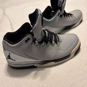 Jordan Men's Grey Basketball Shoes